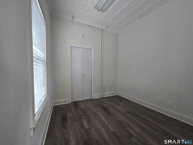 Building Photo - 49 Woodside St