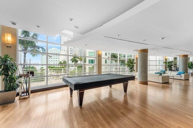 Building Photo - 253 NE 2nd St