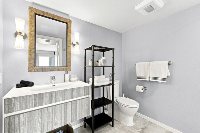 Building Photo - 940 Sealane Dr
