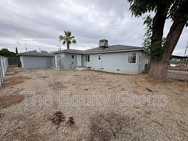 Building Photo - 14519 Avenue 416