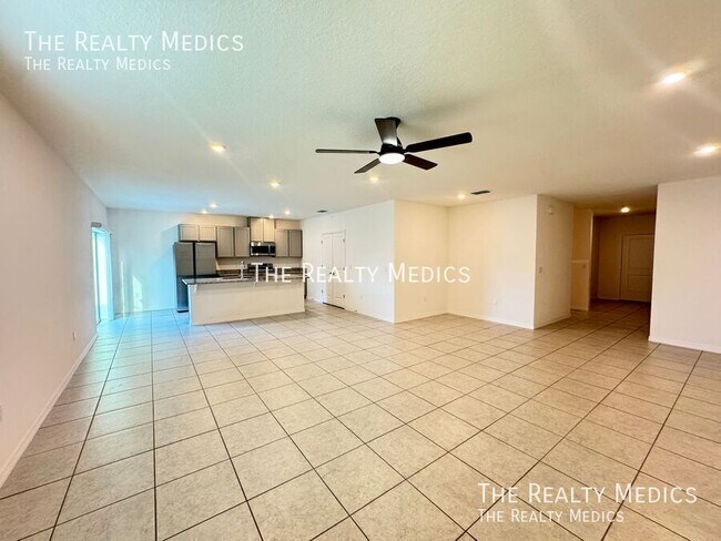 Building Photo - 320 Mariana Way