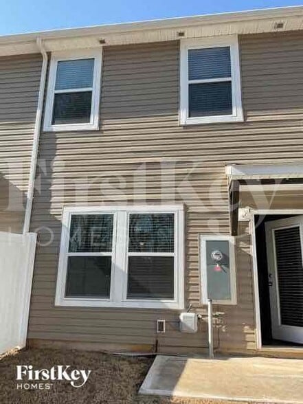 Building Photo - 2031 Cypress Village Dr NW