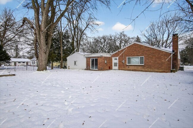 Building Photo - 28555 Stuart Ave