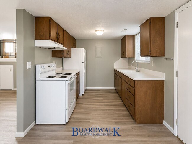 Building Photo - 572 400 N