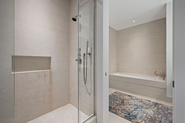 Building Photo - 118 E Erie St