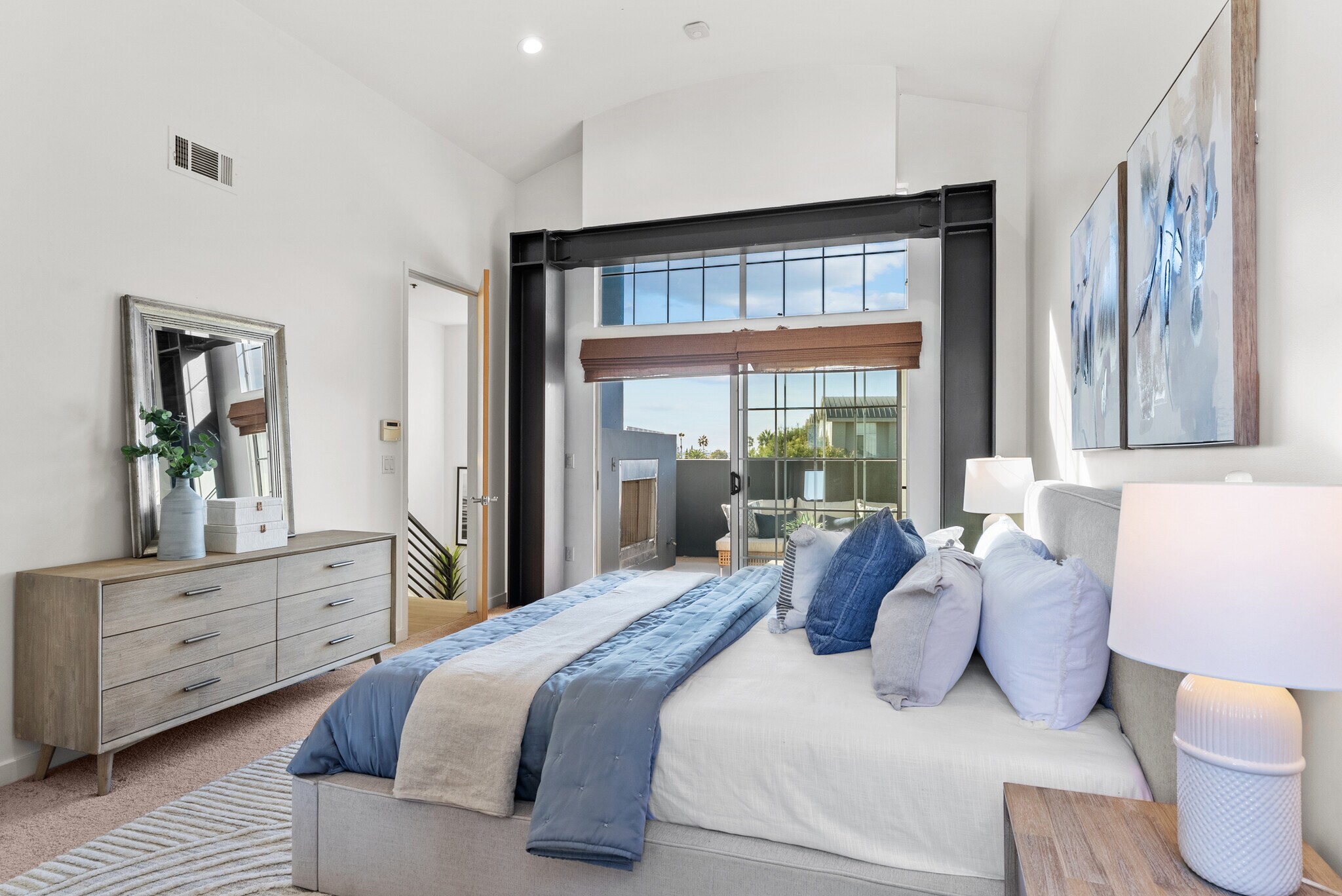 Building Photo - 5350 Playa Vista Dr