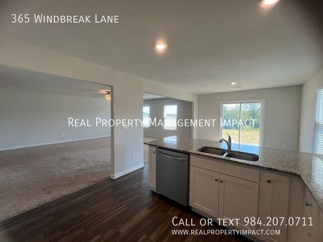 Building Photo - 365 Windbreak Ln