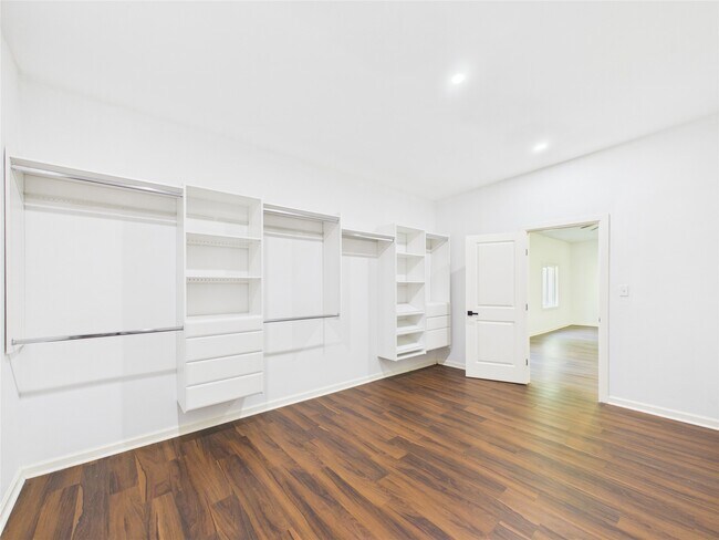 Building Photo - 11515 Iberia Dr