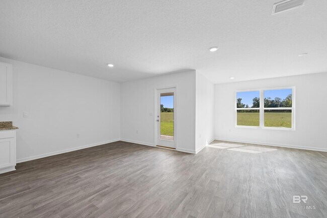 Building Photo - 14639 Dayton Cir