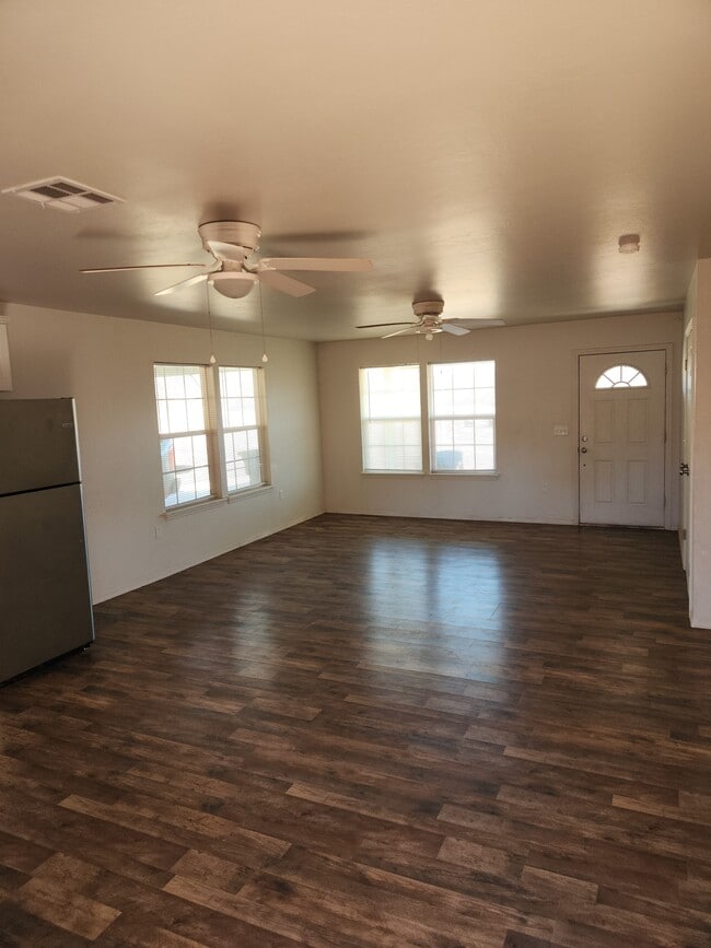 Building Photo - 1307 S Iowa Ave