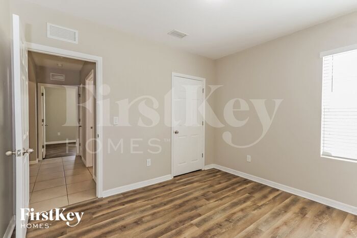 Building Photo - 4527 Antioch St