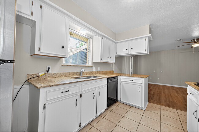 Building Photo - 108 Belvedere Dr