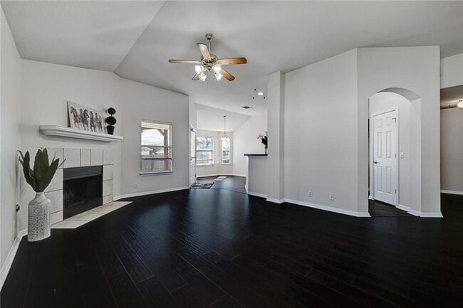 Building Photo - 317 McCoy Ln