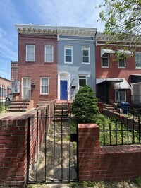 Building Photo - 2571 McCulloh St