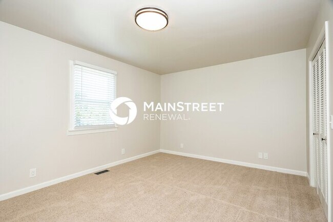 Building Photo - 4 Bedroom Pet-Friendly Home in OLD HICKORY, TN with Main Street Renewal