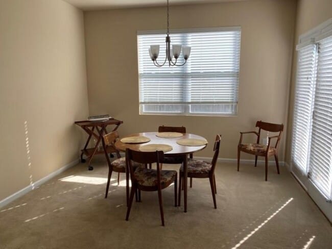 Building Photo - 135 Broomsedge Ln