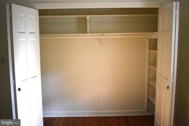 Building Photo - 24580 Linwood Farm Ln