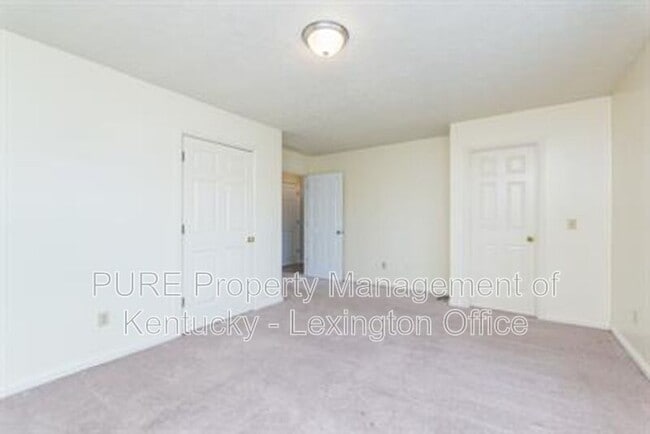 Building Photo - 310 Pigeon Ct