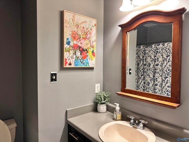 Building Photo - 701 Fagan Springs Dr SE