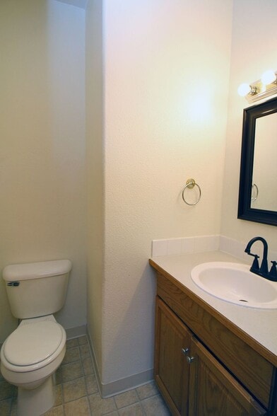 Building Photo - 22032 NE Chinook Way