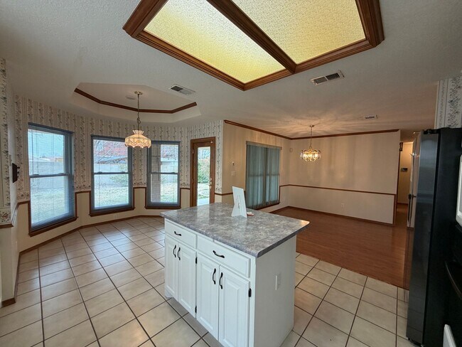 Building Photo - 3 Bedroom Single Story Home Available Near Juan Tabo Blvd SE & Southern Blvd SE!