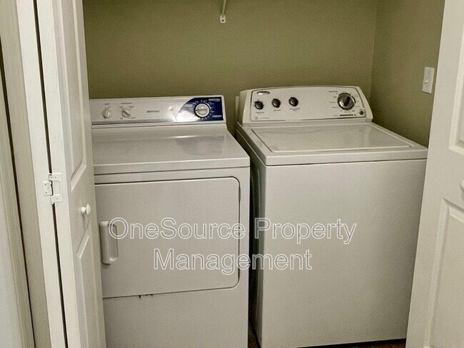 Building Photo - 4434 Gearhart Rd