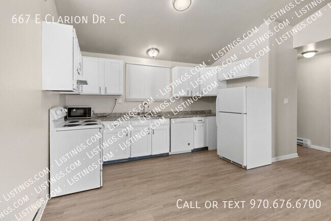 Building Photo - 667 E Clarion Dr