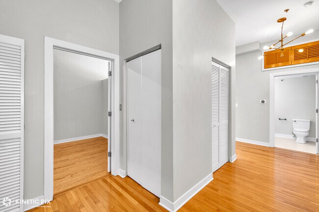 Building Photo - 1 S Leavitt St