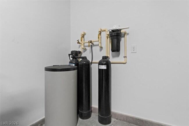 Building Photo - 237 Callen Falls Ave