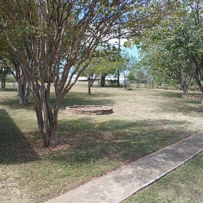 Building Photo - 1531 Co Rd 269