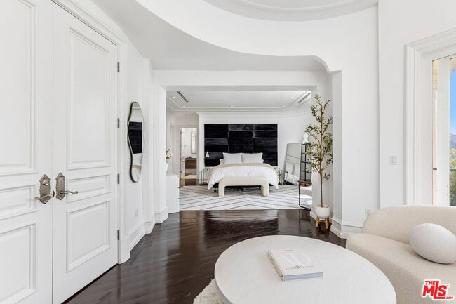 Building Photo - 2229 Summitridge Dr