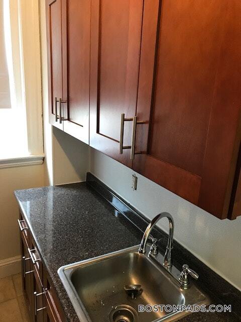 Building Photo - 1175 Boylston St