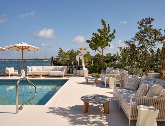 Building Photo - 3410 N Flagler Dr