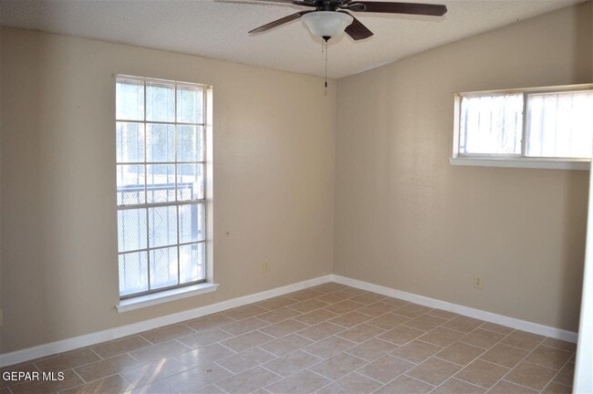 Building Photo - 10416 Lambda Dr