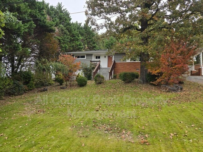 Primary Photo - 3934 Kensington Dr