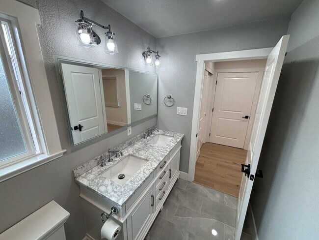 Building Photo - "Beautifully Remodeled 4-Bed Walnut Creek ...
