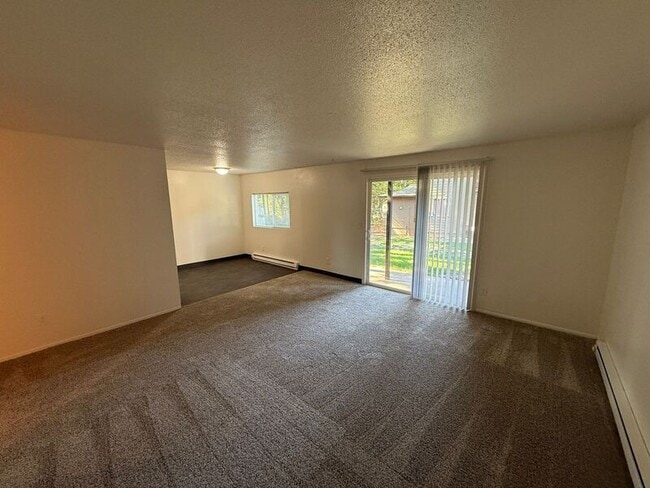 Building Photo - 3820 Iberis St NE