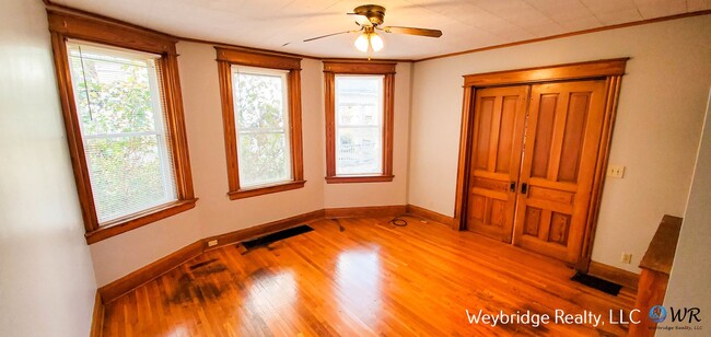 Building Photo - A Nice 4-Bedroom 1-Bath House in East Pric...