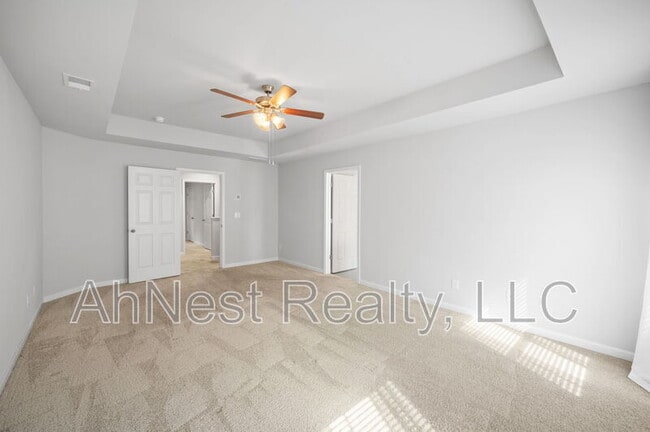 Building Photo - 3012 Hawthorn Farm Blvd