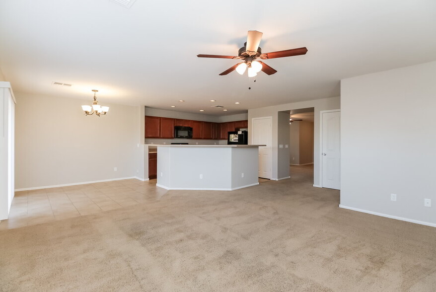 Building Photo - 4824 N 110th Ln