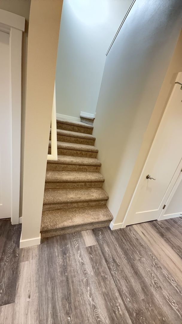 Building Photo - Chernishoff Seven Oak Luxury Duplex