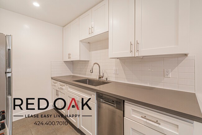 Building Photo - 1841 S Manhattan Pl