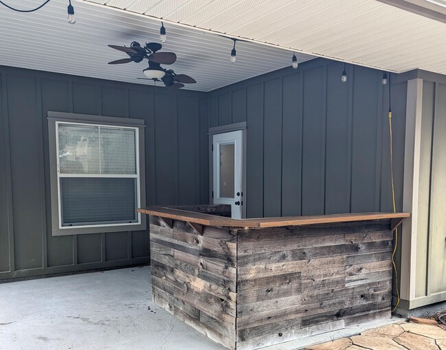 Building Photo - 116 Alder Ave SE