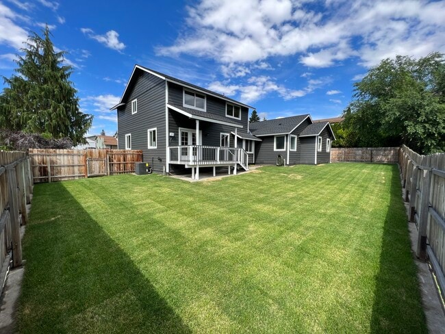 Building Photo - 610-612 12th St NE