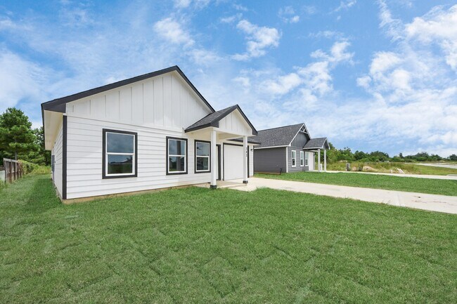 Building Photo - 382 Rd 5704