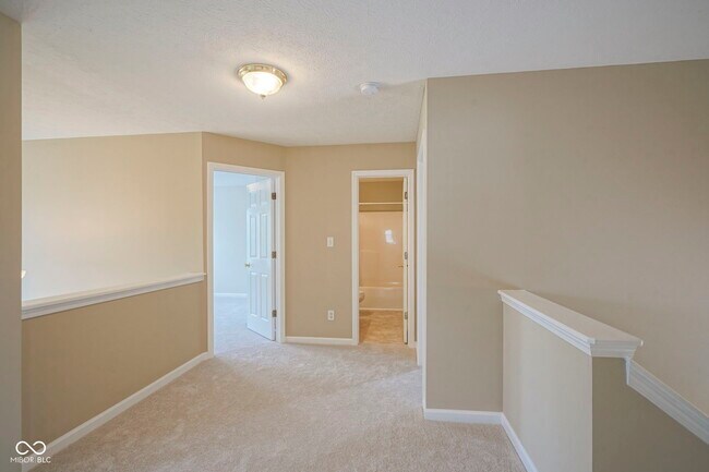 Building Photo - 14170 Royalwood Dr