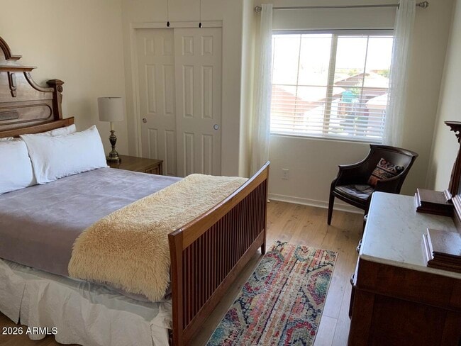 Building Photo - 2114 E Aire Libre Ave