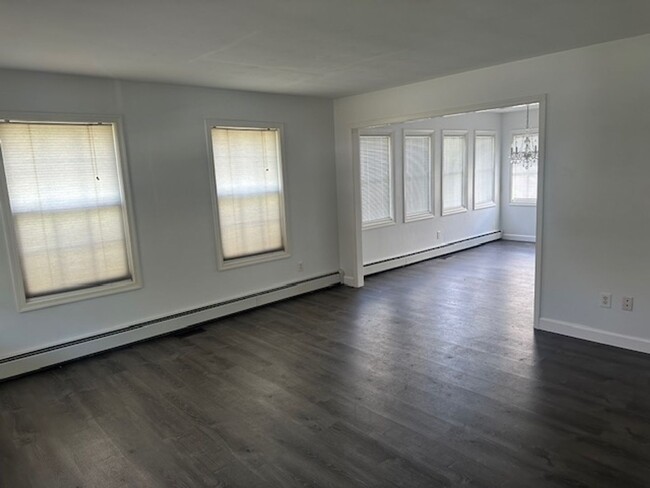 Building Photo - Spacious Home in Belvedere!