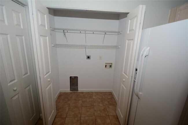 Building Photo - 37 Eton Ln