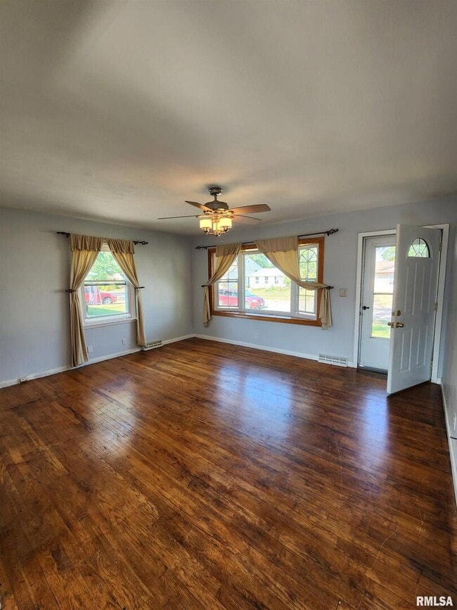 Building Photo - 3235 W 16th St